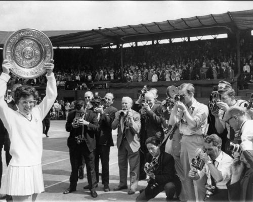 ZEITREISE | Frauentennis – Vom Nebenplatz zum Equal Pay